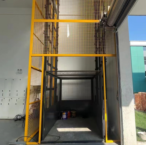 安庆导轨式升降机助力物流园破解运输难题